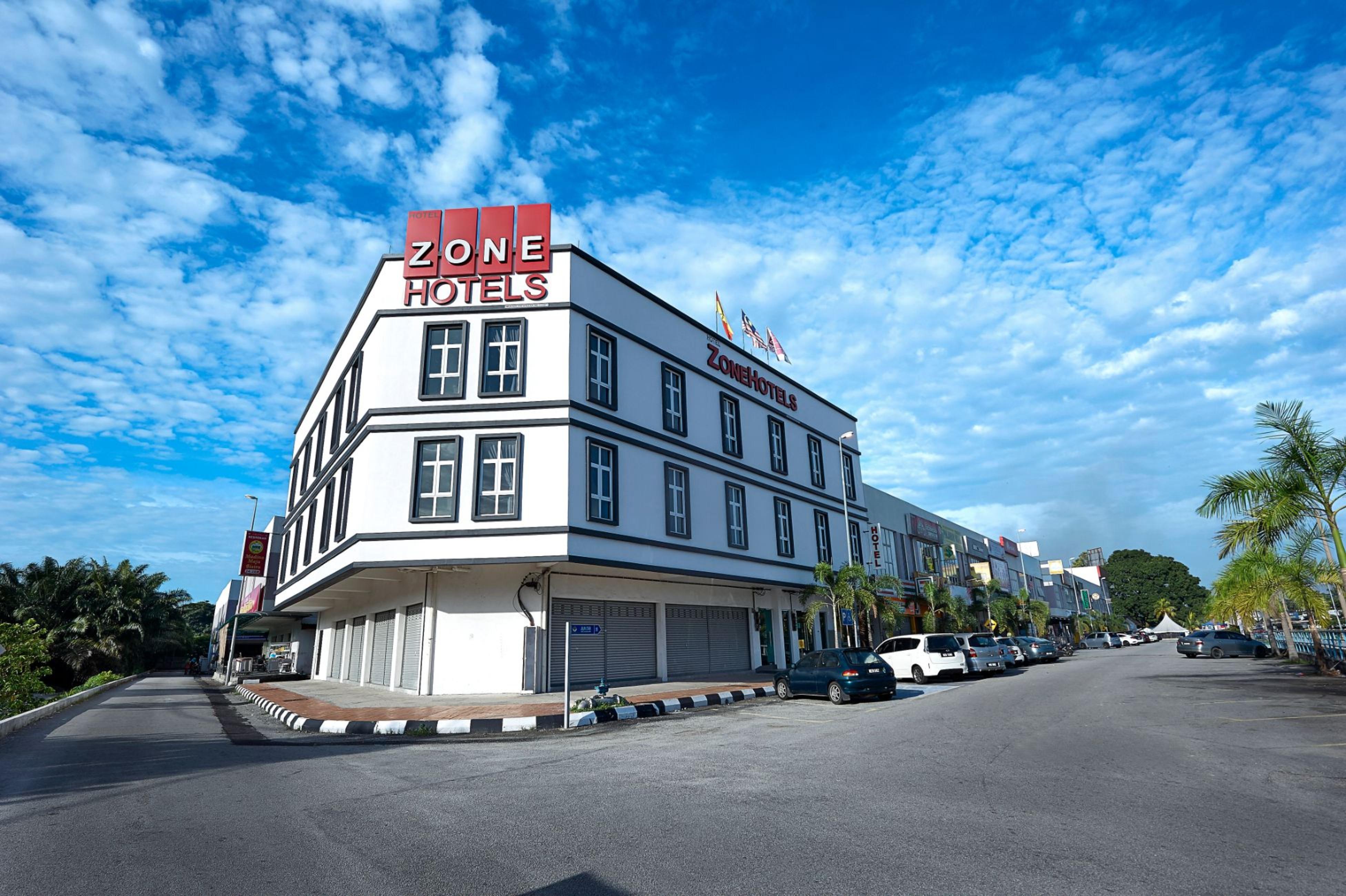 Zone Hotels, Telok Panglima Garang Teluk Panglima Garang Exterior photo